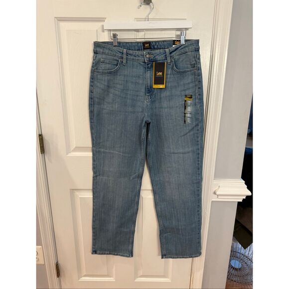 Lee Relaxed Fit Straight Leg Stretch Comfort Fit Jeans sz 14L NWT - Picture 1 of 9